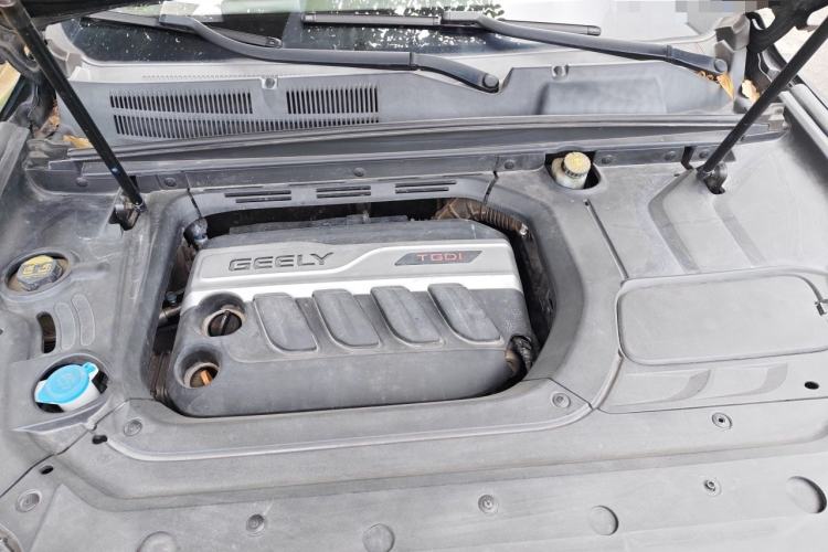 Used Geely Auto Emgrand X7 Sport 2018 1.8TD Automatic Two-Wheel Drive Smart Connect 4G Internet Edition Engine Bay