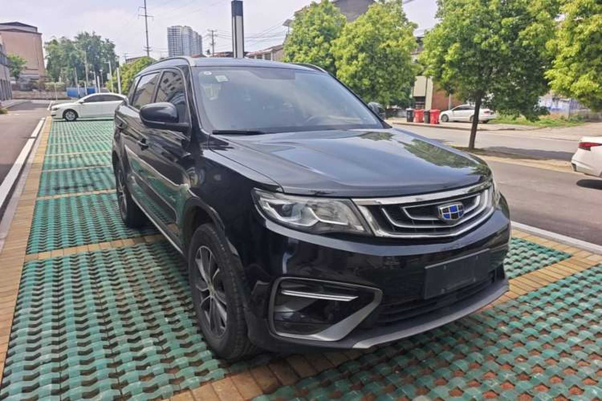Used Geely Auto Emgrand X7 Sport 2018 1.8TD Automatic Two-Wheel Drive Smart Connect 4G Internet Edition Front Right 45 Deg