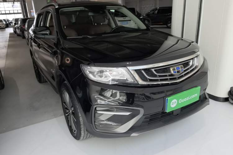 Used Geely Auto Emgrand X7 Sport 2018 1.8TD Automatic Two-Wheel Drive ZhiZun Model with 4G Connectivity Front Right 45 Deg