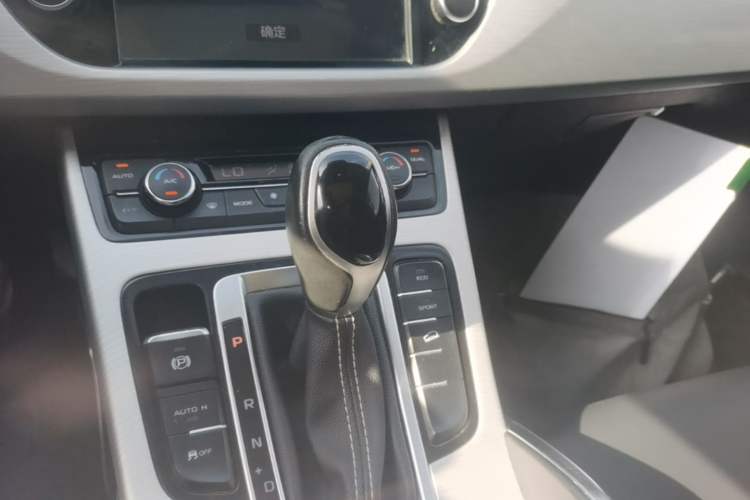 Used Geely Auto Emgrand X7 Sport 2018 1.8TD Automatic Two-Wheel Drive Zhiya Model Gear Lever