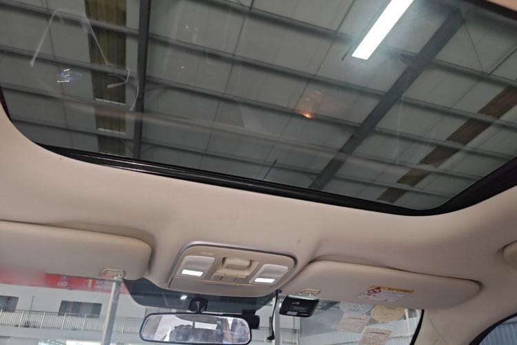 Used Geely Auto Emgrand X7 Sport 2018 1.8TD Automatic Two-Wheel Drive Smart Connect 4G Internet Edition Headliner