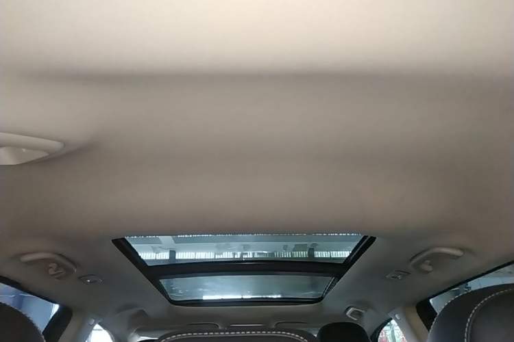Used Geely Auto Emgrand X7 Sport 2018 1.8TD Automatic Two-Wheel Drive Smart Connect 4G Internet Edition Headliner