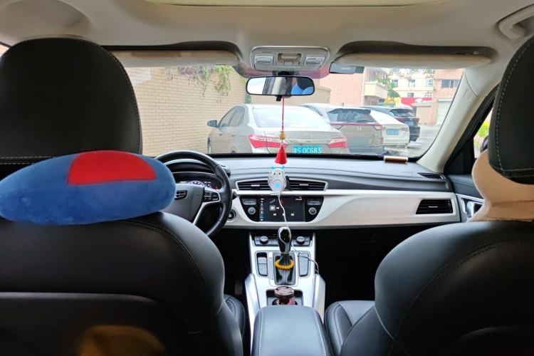 Used Geely Auto Emgrand X7 Sport 2018 1.8TD Automatic Two-Wheel Drive Smart Connect 4G Internet Edition Headliner