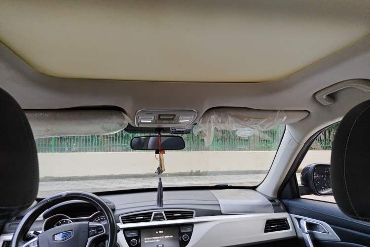 Used Geely Auto Emgrand X7 Sport 2018 1.8TD Automatic Two-Wheel Drive Smart Connect 4G Internet Edition Headliner