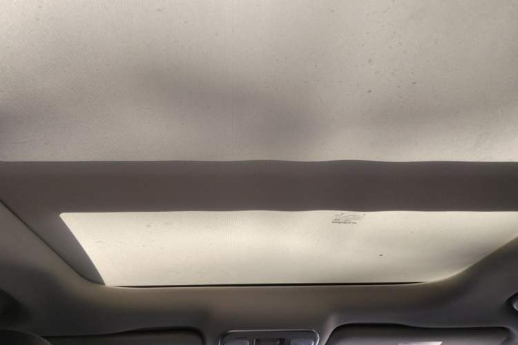 Used Geely Auto Emgrand X7 Sport 2018 1.8TD Automatic Two-Wheel Drive Smart Connect 4G Internet Edition Headliner