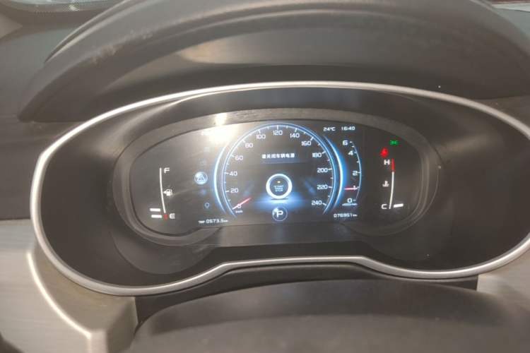 Used Geely Auto Emgrand X7 Sport 2018 1.8TD Automatic Two-Wheel Drive Smart Connect 4G Internet Edition Instrument Cluster