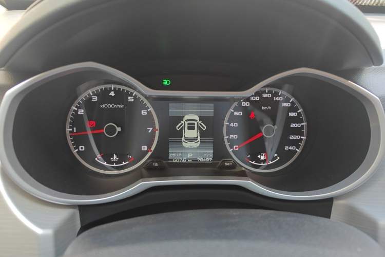 Used Geely Auto Emgrand X7 Sport 2018 1.8TD Automatic Two-Wheel Drive Zhiya Model Instrument Cluster