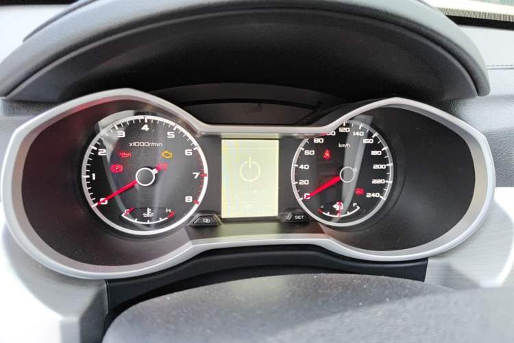Used Geely Auto Emgrand X7 Sport 2018 1.8TD Automatic Two-Wheel Drive Smart Connect 4G Internet Edition Instrument Cluster