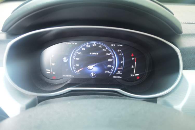Used Geely Auto Emgrand X7 Sport 2018 Revised Version 1.8TD Automatic Two-Wheel Drive Smart Connectivity 4G-Enabled Edition Instrument Cluster