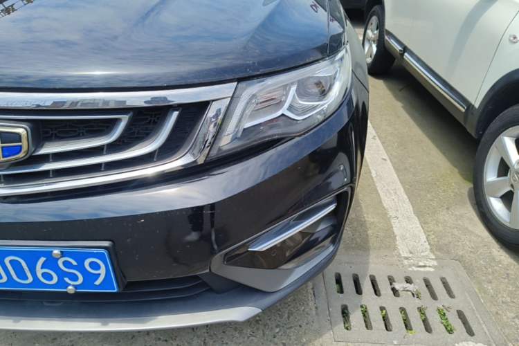 Used Geely Auto Emgrand X7 Sport 2018 1.8TD Automatic Two-Wheel Drive Smart Connect 4G Internet Edition Left Front Headlight