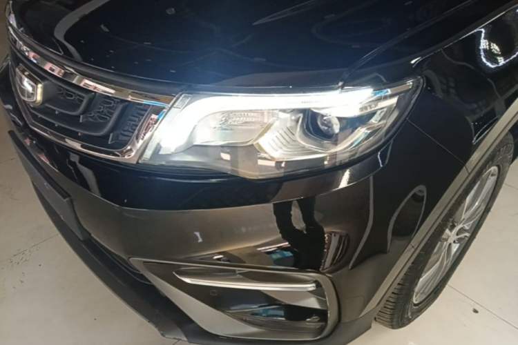 Used Geely Auto Emgrand X7 Sport 2018 1.8TD Automatic Two-Wheel Drive Smart Connect 4G Internet Edition Left Front Headlight