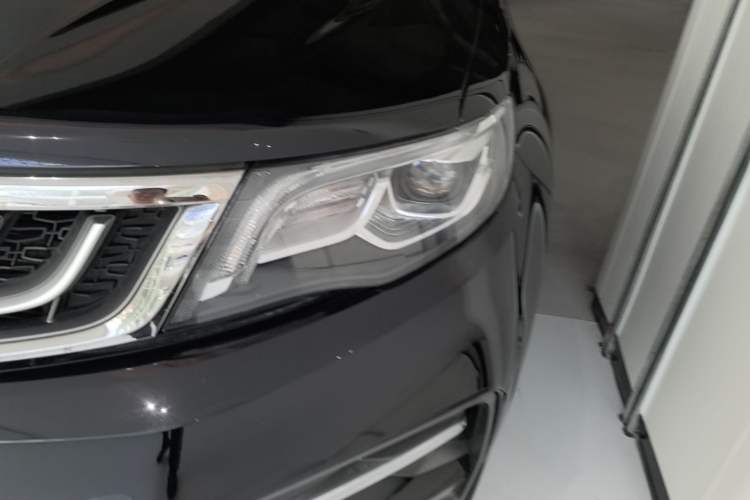 Used Geely Auto Emgrand X7 Sport 2018 1.8TD Automatic Two-Wheel Drive ZhiZun Model with 4G Connectivity Left Front Headlight