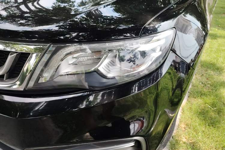 Used Geely Auto Emgrand X7 Sport 2018 1.8TD Automatic Two-Wheel Drive Smart Connect 4G Internet Edition Left Front Headlight