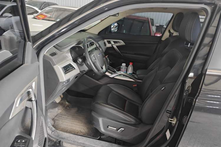 Used Geely Auto Emgrand X7 Sport 2018 1.8TD Automatic Two-Wheel Drive Smart Connect 4G Internet Edition Left Front Seat
