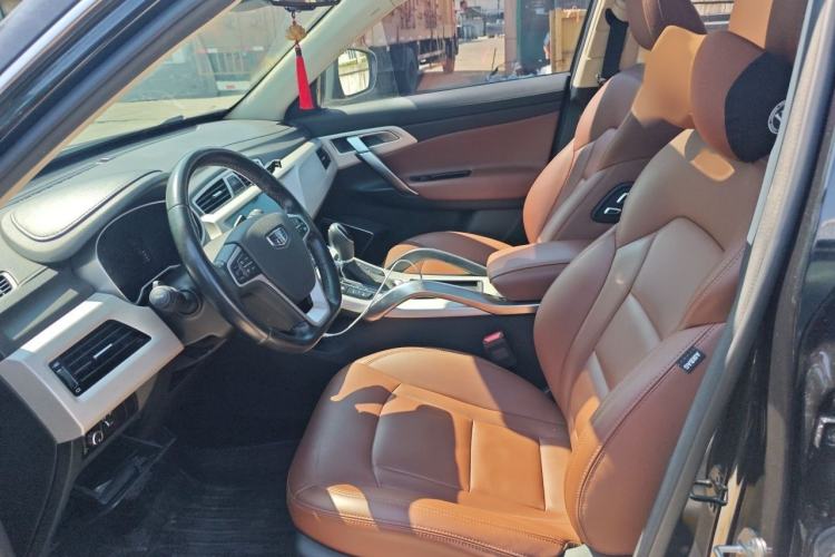 Used Geely Auto Emgrand X7 Sport 2018 1.8TD Automatic Two-Wheel Drive ZhiZun Model with 4G Connectivity Left Front Seat
