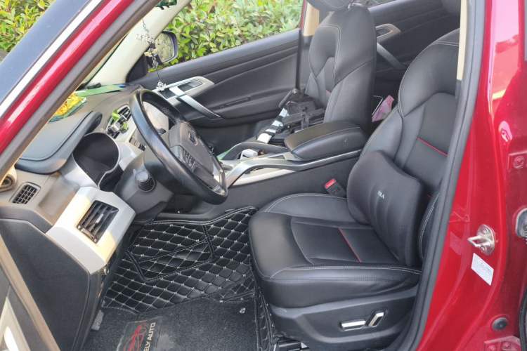 Used Geely Auto Emgrand X7 Sport 2018 Revised Version 1.8TD Automatic Two-Wheel Drive Smart Connectivity 4G-Enabled Edition Left Front Seat