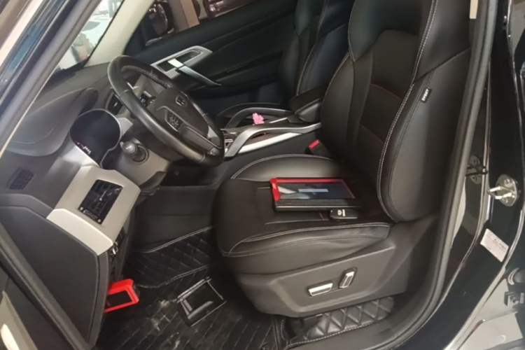Used Geely Auto Emgrand X7 Sport 2018 1.8TD Automatic Two-Wheel Drive Smart Connect 4G Internet Edition Left Front Seat