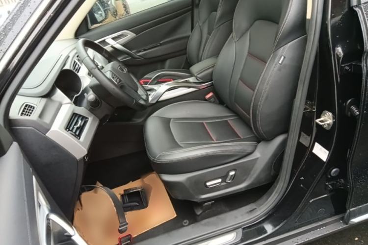 Used Geely Auto Emgrand X7 Sport 2018 1.8TD Automatic Two-Wheel Drive Smart Connect 4G Internet Edition Left Front Seat
