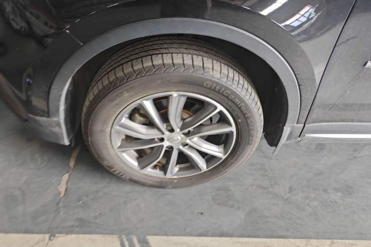 Used Geely Auto Emgrand X7 Sport 2018 1.8TD Automatic Two-Wheel Drive Smart Connect 4G Internet Edition Left Front Wheel Hub