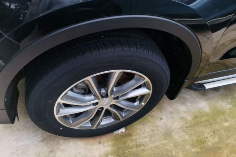 Used Geely Auto Emgrand X7 Sport 2018 1.8TD Automatic Two-Wheel Drive Smart 4G Connected Version Left Front Wheel Hub