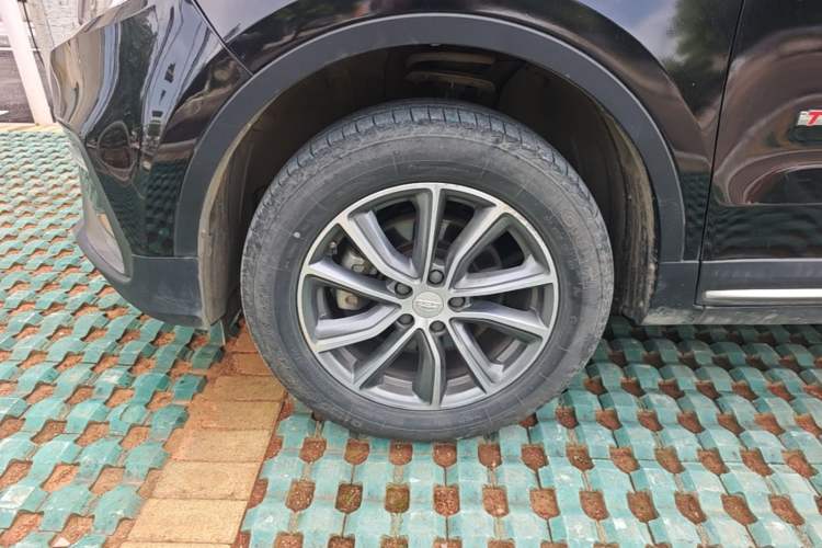 Used Geely Auto Emgrand X7 Sport 2018 1.8TD Automatic Two-Wheel Drive Smart Connect 4G Internet Edition Left Front Wheel Hub