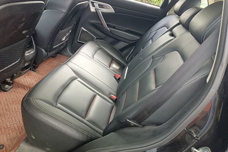 Used Geely Auto Emgrand X7 Sport 2018 1.8TD Automatic Two-Wheel Drive Smart Connect 4G Internet Edition Left Rear Seat