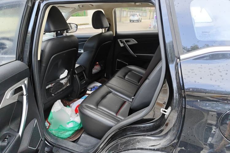 Used Geely Auto Emgrand X7 Sport 2018 1.8TD Automatic Two-Wheel Drive Smart Connect 4G Internet Edition Left Rear Seat