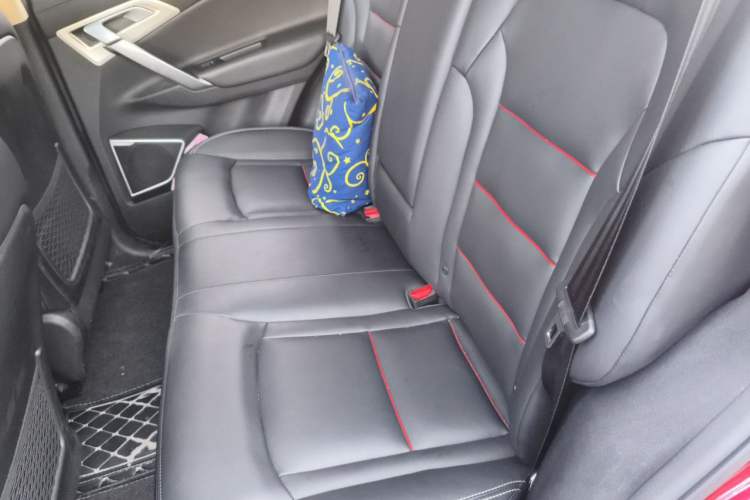 Used Geely Auto Emgrand X7 Sport 2018 Revised Version 1.8TD Automatic Two-Wheel Drive Smart Connectivity 4G-Enabled Edition Left Rear Seat