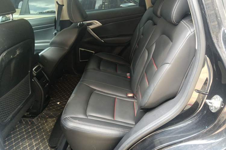 Used Geely Auto Emgrand X7 Sport 2018 1.8TD Automatic Two-Wheel Drive Smart Connect 4G Internet Edition Left Rear Seat