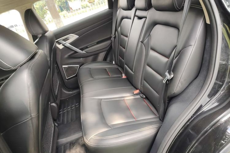 Used Geely Auto Emgrand X7 Sport 2018 1.8TD Automatic Two-Wheel Drive Smart Connect 4G Internet Edition Left Rear Seat