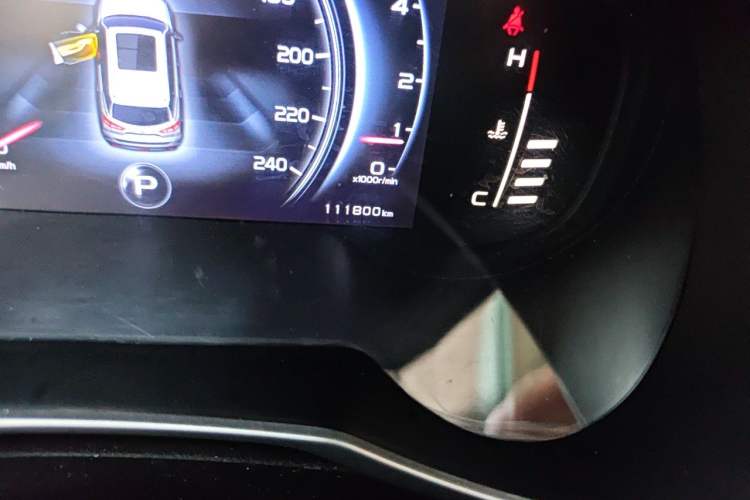 Used Geely Auto Emgrand X7 Sport 2018 1.8TD Automatic Two-Wheel Drive Smart Connect 4G Internet Edition Odometer Close Up