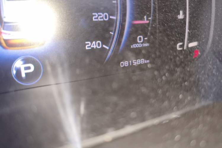 Used Geely Auto Emgrand X7 Sport 2018 Revised Version 1.8TD Automatic Two-Wheel Drive Smart Connectivity 4G-Enabled Edition Odometer Close Up