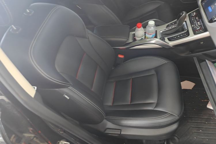 Used Geely Auto Emgrand X7 Sport 2018 1.8TD Automatic Two-Wheel Drive Smart Connect 4G Internet Edition Right Front Seat