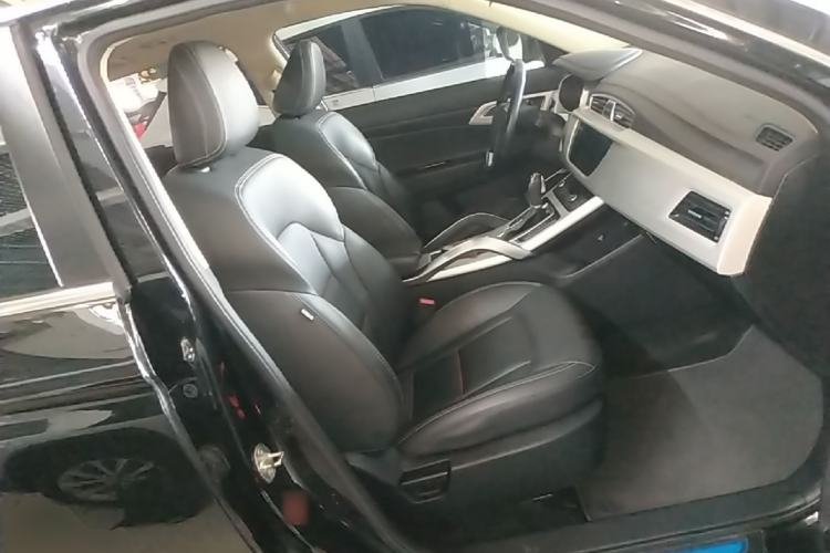 Used Geely Auto Emgrand X7 Sport 2018 1.8TD Automatic Two-Wheel Drive Smart Connect 4G Internet Edition Right Front Seat