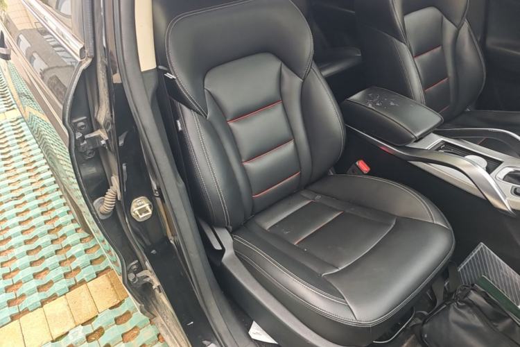 Used Geely Auto Emgrand X7 Sport 2018 1.8TD Automatic Two-Wheel Drive Smart Connect 4G Internet Edition Right Front Seat