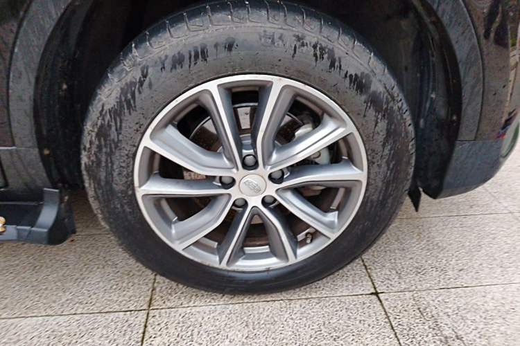 Used Geely Auto Emgrand X7 Sport 2018 1.8TD Automatic Two-Wheel Drive Smart Connect 4G Internet Edition Right Front Wheel Hub