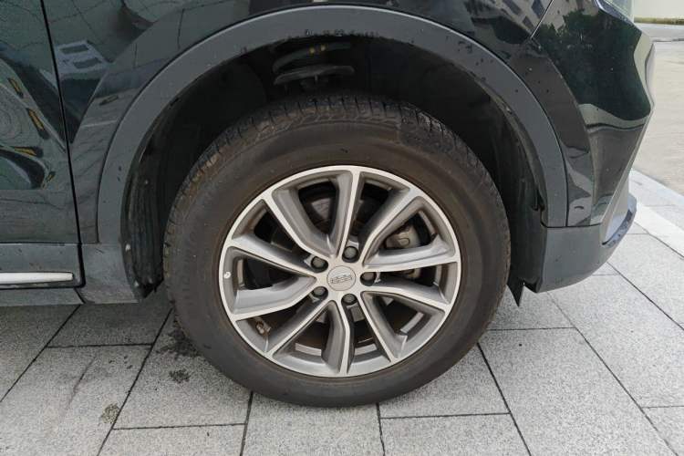 Used Geely Auto Emgrand X7 Sport 2018 1.8TD Automatic Two-Wheel Drive Smart Connect 4G Internet Edition Right Front Wheel Hub