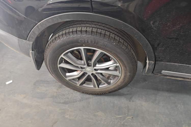 Used Geely Auto Emgrand X7 Sport 2018 1.8TD Automatic Two-Wheel Drive Smart Connect 4G Internet Edition Right Rear Wheel Hub