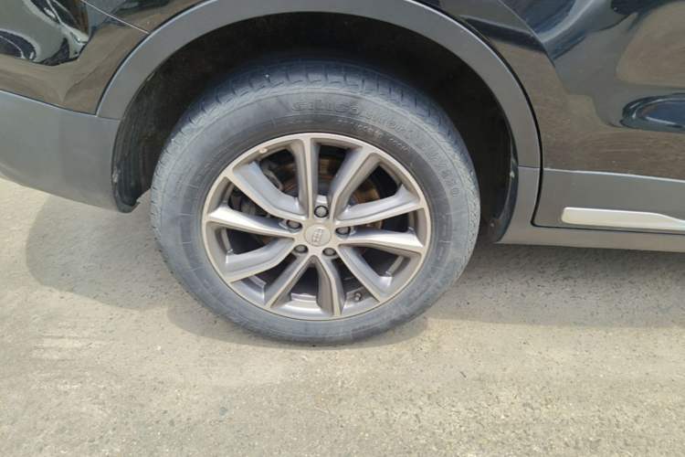 Used Geely Auto Emgrand X7 Sport 2018 1.8TD Automatic Two-Wheel Drive Smart Connect 4G Internet Edition Right Rear Wheel Hub
