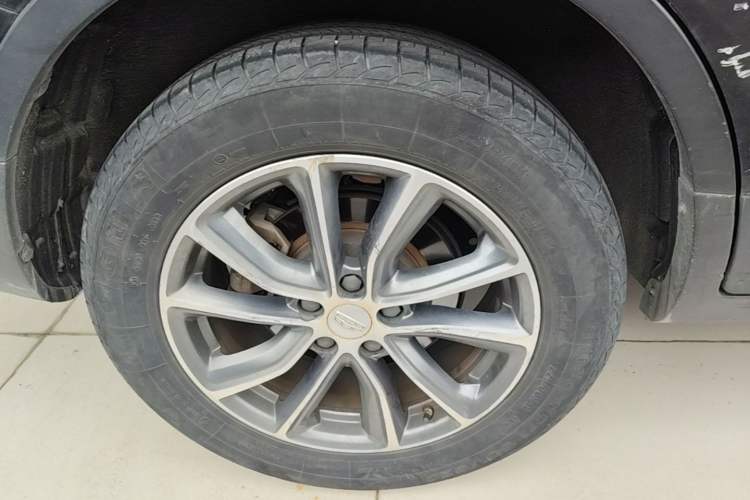 Used Geely Auto Emgrand X7 Sport 2018 1.8TD Automatic Two-Wheel Drive Smart Connect 4G Internet Edition Right Rear Wheel Hub