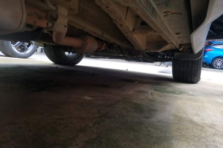Used Geely Auto Emgrand X7 Sport 2018 1.8TD Automatic Two-Wheel Drive Smart 4G Connected Version Right Side Sill