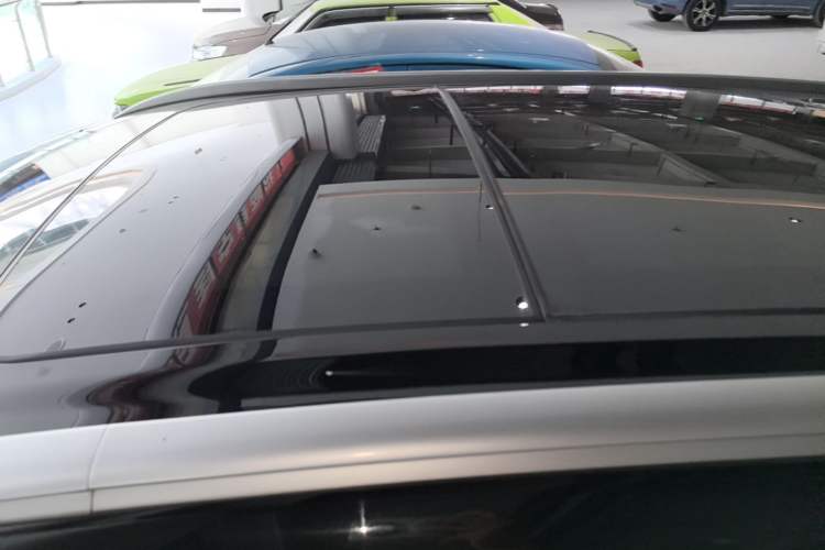 Used Geely Auto Emgrand X7 Sport 2018 1.8TD Automatic Two-Wheel Drive ZhiZun Model with 4G Connectivity Roof