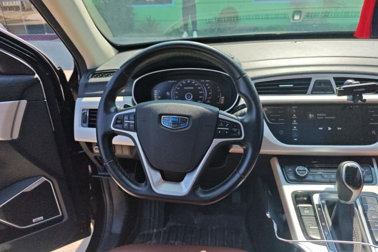 Used Geely Auto Emgrand X7 Sport 2018 1.8TD Automatic Two-Wheel Drive ZhiZun Model with 4G Connectivity Steering Wheel