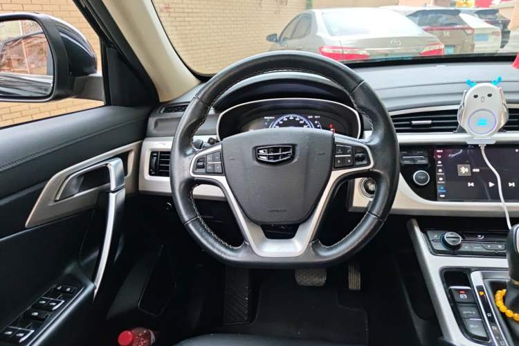 Used Geely Auto Emgrand X7 Sport 2018 1.8TD Automatic Two-Wheel Drive Smart Connect 4G Internet Edition Steering Wheel