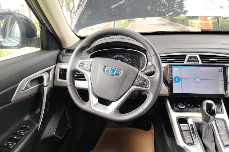 Used Geely Auto Emgrand X7 Sport 2018 1.8TD Automatic Two-Wheel Drive Smart Connect 4G Internet Edition Steering Wheel
