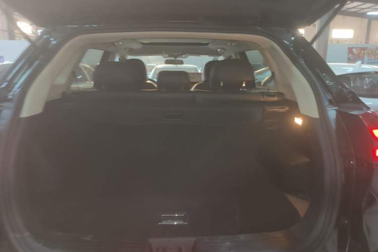 Used Geely Auto Emgrand X7 Sport 2018 1.8TD Automatic Two-Wheel Drive Smart Connect 4G Internet Edition Trunk