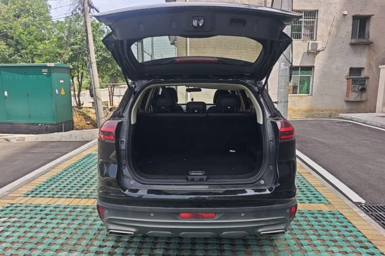 Used Geely Auto Emgrand X7 Sport 2018 1.8TD Automatic Two-Wheel Drive Smart Connect 4G Internet Edition Trunk