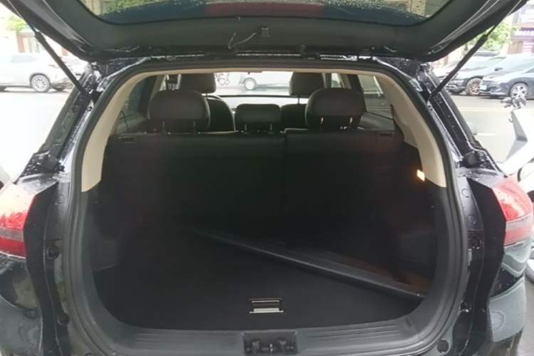 Used Geely Auto Emgrand X7 Sport 2018 1.8TD Automatic Two-Wheel Drive Smart Connect 4G Internet Edition Trunk