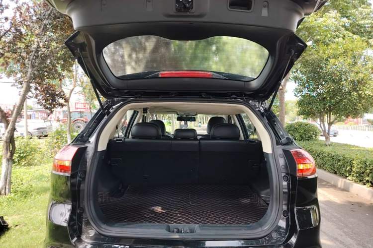 Used Geely Auto Emgrand X7 Sport 2018 1.8TD Automatic Two-Wheel Drive Smart Connect 4G Internet Edition Trunk