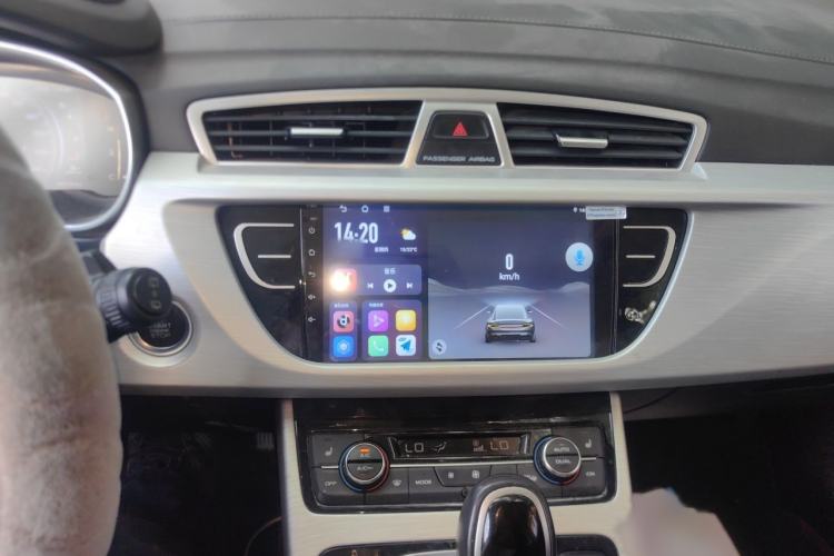 Used Geely Auto Emgrand X7 Sport 2018 1.8TD Automatic Two-Wheel Drive Smart Connect 4G Internet Edition Audio And AC Panel